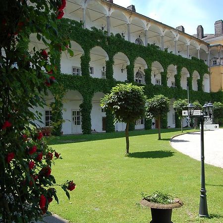 Gaestehaus Schloss Aschach Aschach an der Donau Exterior foto